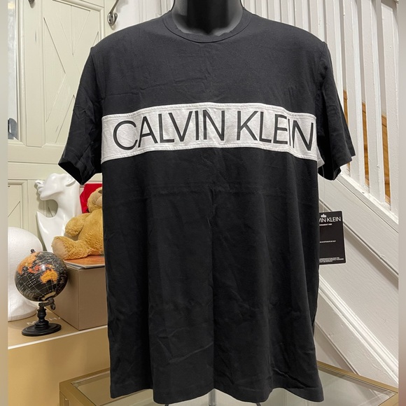 NWT Men’s Size Medium Calvin Klein Short Sleeve With Logo Patch Tee In Black - Picture 1 of 8